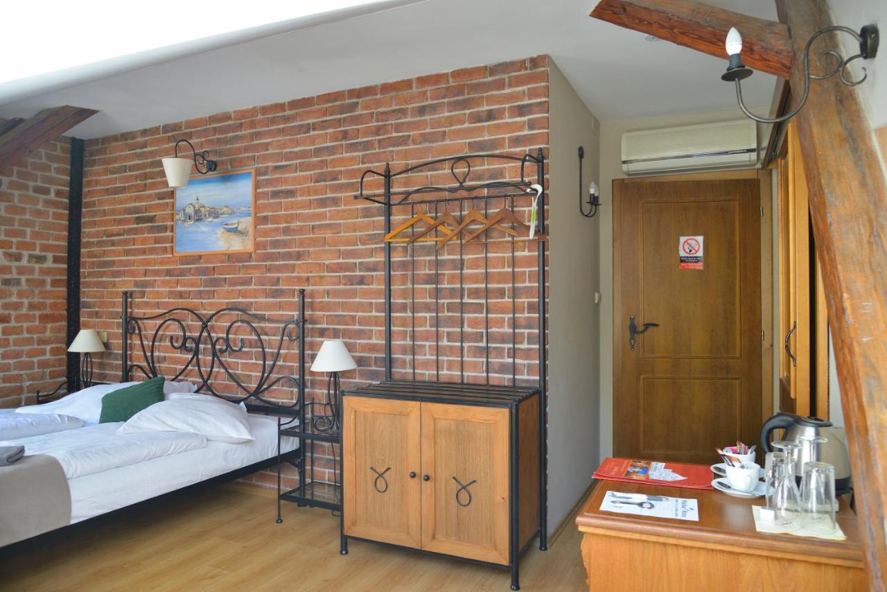 Vysoké Mýto Hotel Via Ironia מראה חיצוני תמונה