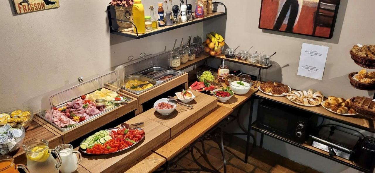 Vysoké Mýto Hotel Via Ironia מראה חיצוני תמונה