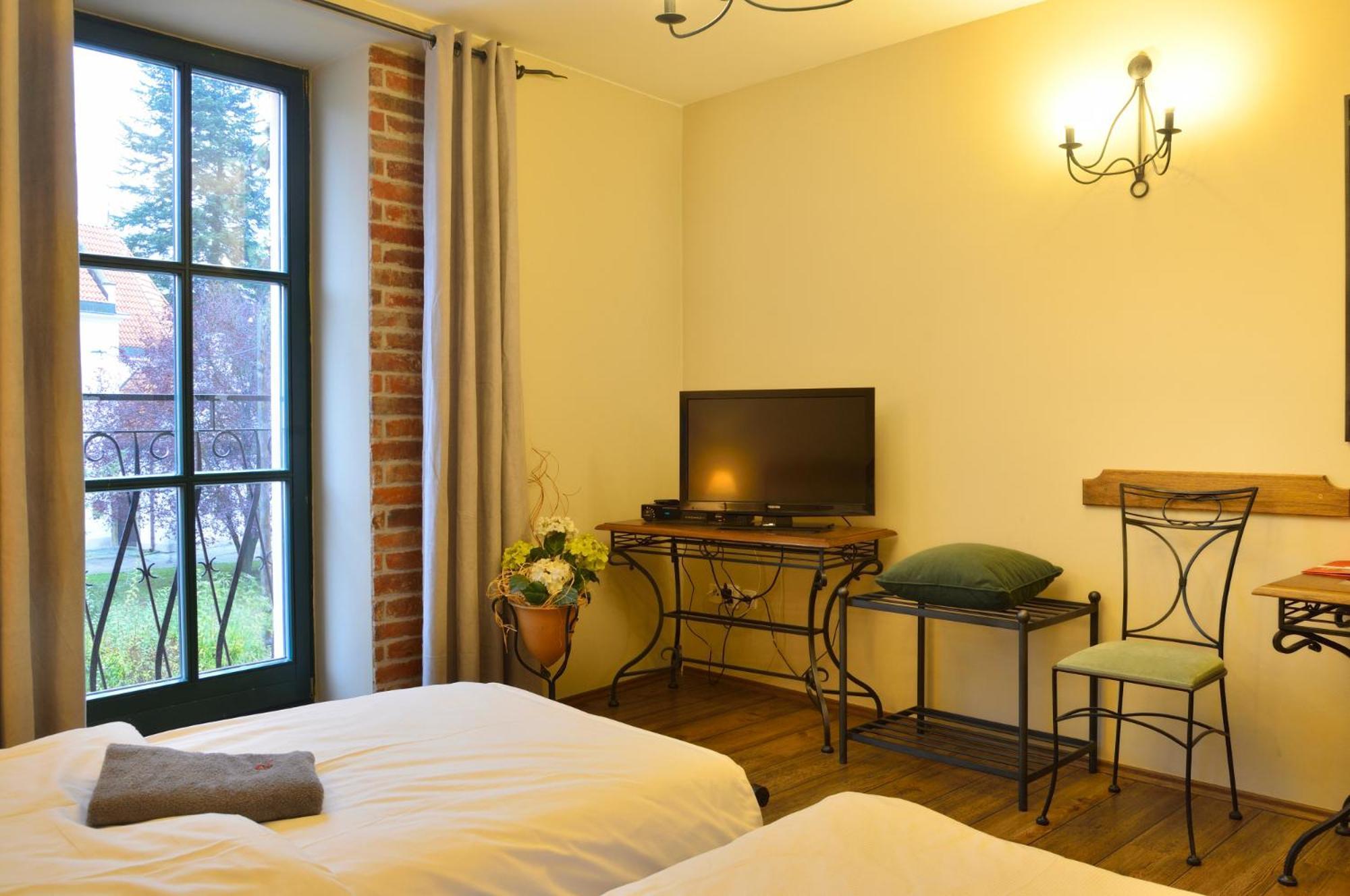 Vysoké Mýto Hotel Via Ironia מראה חיצוני תמונה