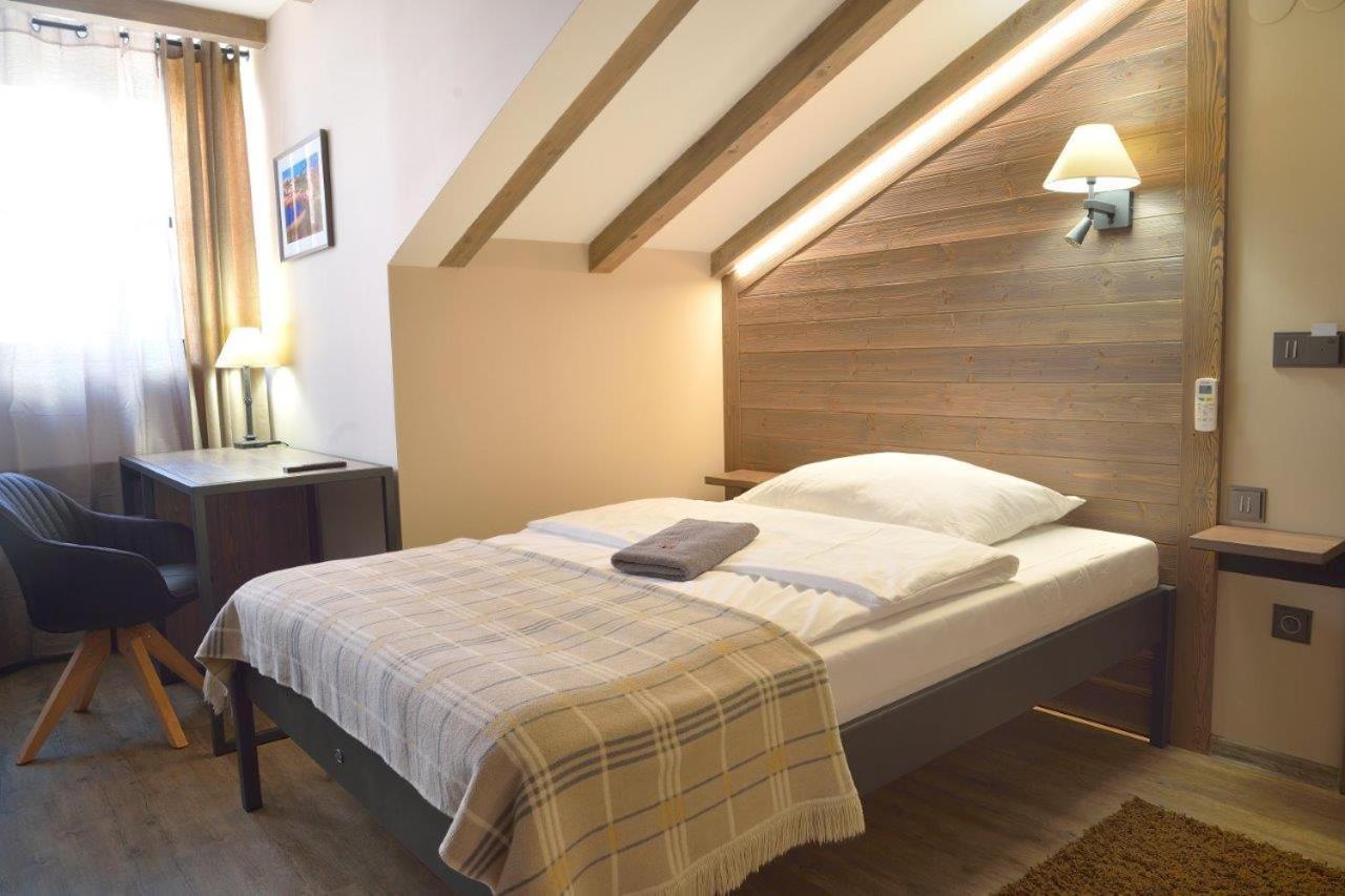 Vysoké Mýto Hotel Via Ironia מראה חיצוני תמונה